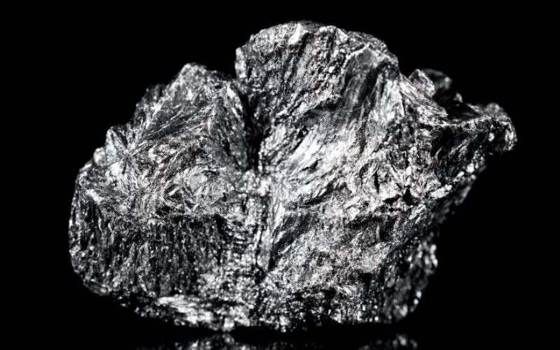 Le Mozambique prévoit de faire entrer son graphite dans la production des batteries électriques de Tesla