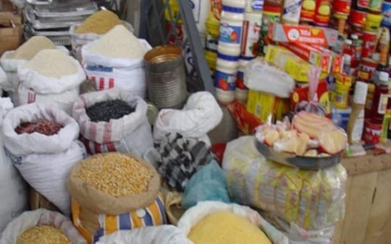 Hausse des prix mondiaux des produits alimentaires à un niveau record en février, selon la FAO