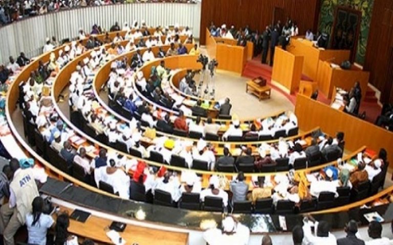 La loi sur la répartition et la gestion des recettes issues de l’exploitation des hydrocarbures adoptée au Sénégal