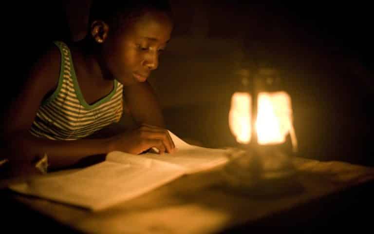 « 570 millions de personnes n’ont pas accès à l’électricité » au sud du Sahara, selon la Banque mondiale