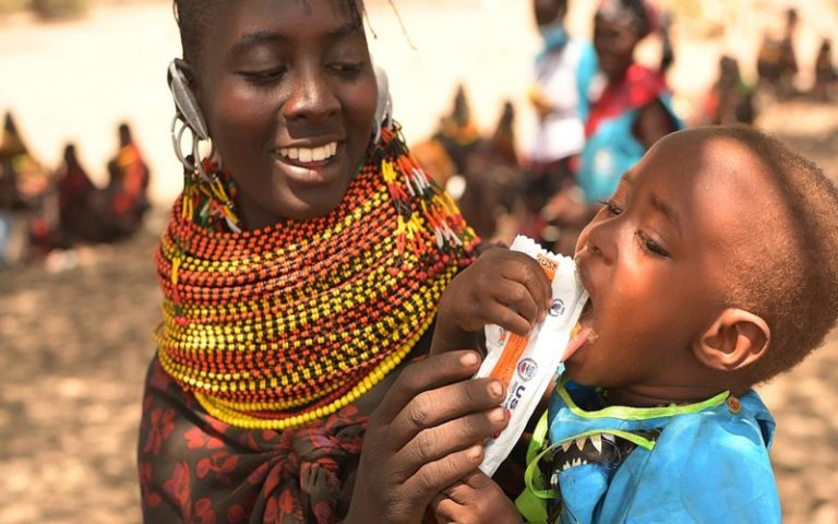 Les barres nutritives contre la famine, dommage collatéral du conflit en Ukraine