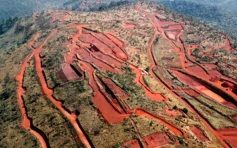 La Guinée annonce la reprise de développement du projet de fer Simandou en mars 2023