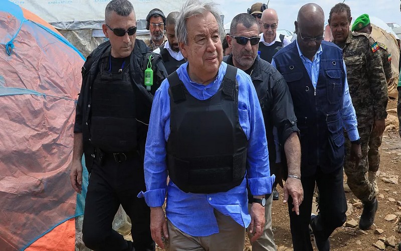 En visite en Somalie, Antonio Guterres réitère son soutien au pays et met en garde contre le « risque de famine »   