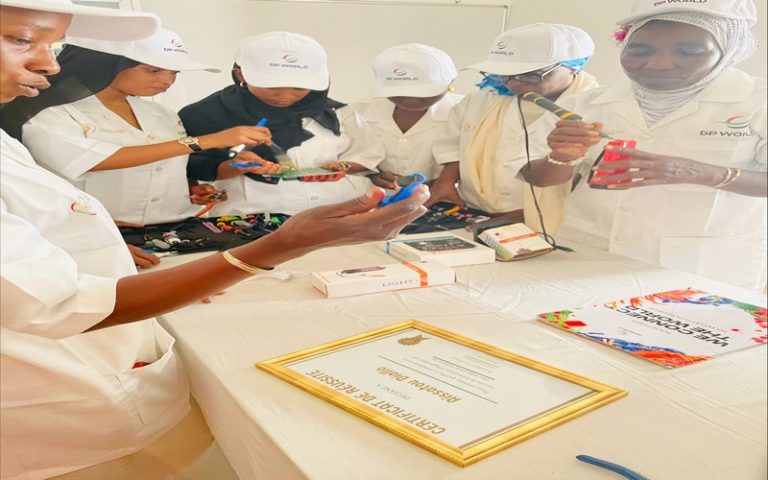 DP World étend son partenariat avec Barefoot College International pour former neuf femmes ingénieures en énergie solaire en vue d&rsquo;électrifier des communautés rurales