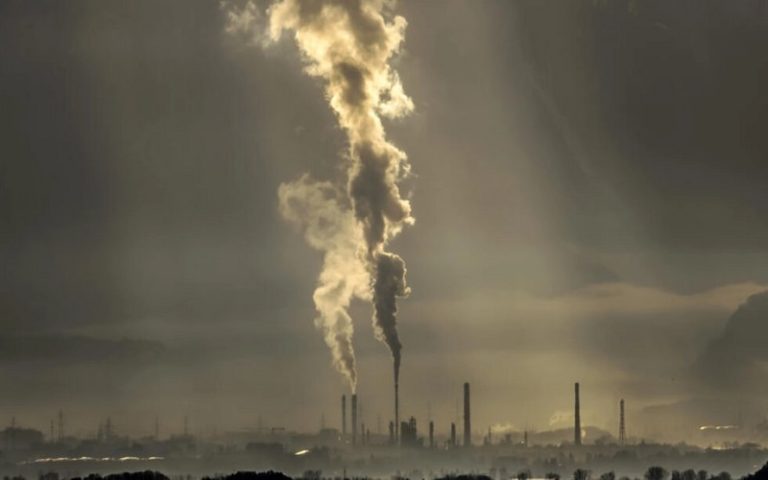 Environnement : L&rsquo;atmosphère se contracte sous l&rsquo;effet du réchauffement climatique