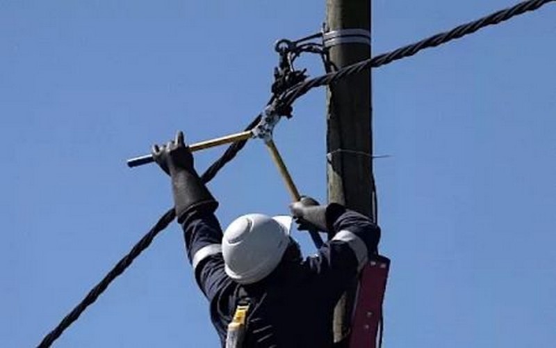 Les efforts d’électrification en Afrique de l’Ouest sont plombés par la faiblesse des réseaux de transport, selon un rapport de Ecofin Pro