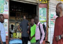 Le MAFDE accorde des garanties de crédit et un don pour faciliter l’accès des agriculteurs Ougandais aux engrais