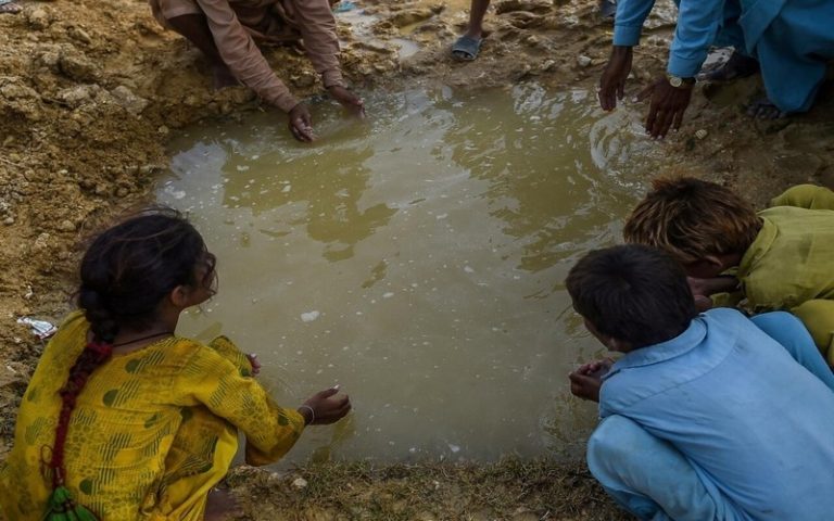 Selon un rapport de l&rsquo;UNICEF, les dizaines de millions d&rsquo;enfants déracinés par les désastres climatiques