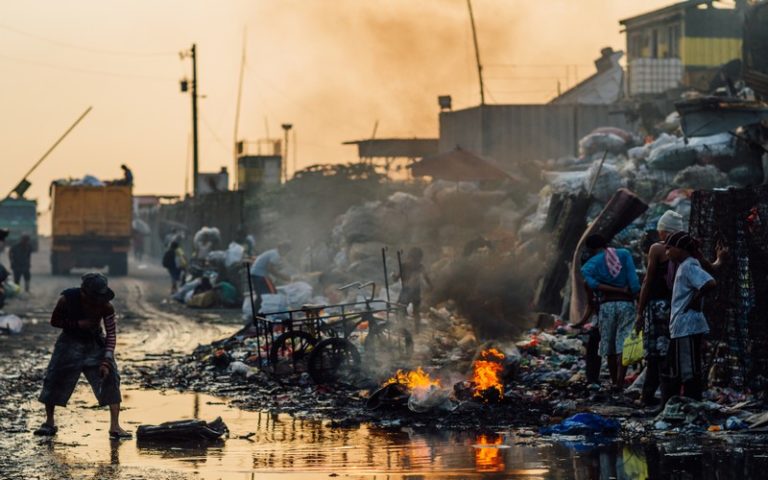 Lutte contre le brûlage à l&rsquo;air libre des déchets dans les villes africaines