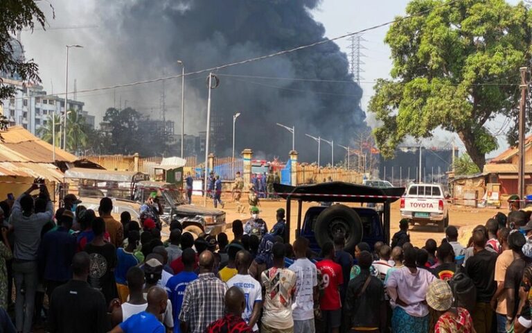 Une semaine après l’explosion du principal dépôt de carburant en Guinée, les études en cours pour déterminer les niveaux de pollution surveillés