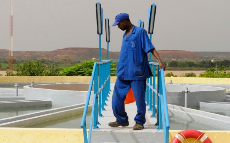 Le Niger nationalise l’exploitation de l’eau potable après avoir mis fin au contrat de Veolia