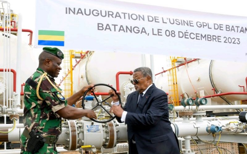 Le président de la Transition Gabonais inaugure l’usine de production de gaz butane à Batanga