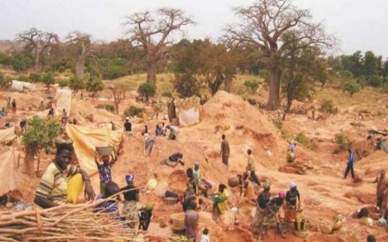 Sénégal – Braquage dans un site d’orpaillage clandestin à Kédougou : Les malfrats emportent 3 millions CFA et 15 kg d’or