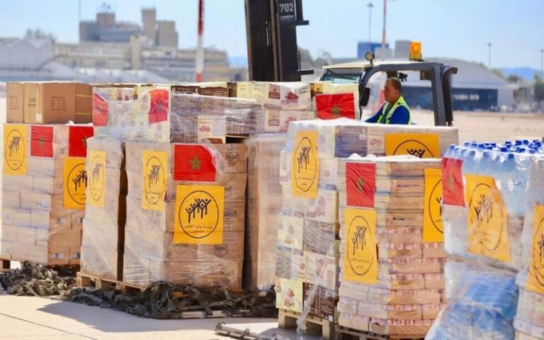 Le Maroc, premier pays à livrer de l’aide humanitaire par voie terrestre à Gaza
