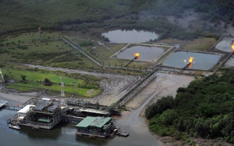 Vente des actifs terrestres de Shell au Nigéria : Des ONG exigent que la multinationale nettoie sa pollution