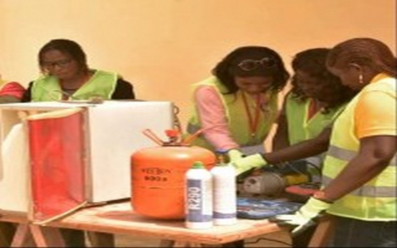 Des équipements didactiques et des réfrigérants verts remis à des établissements de formation et à des associations de frigoristes