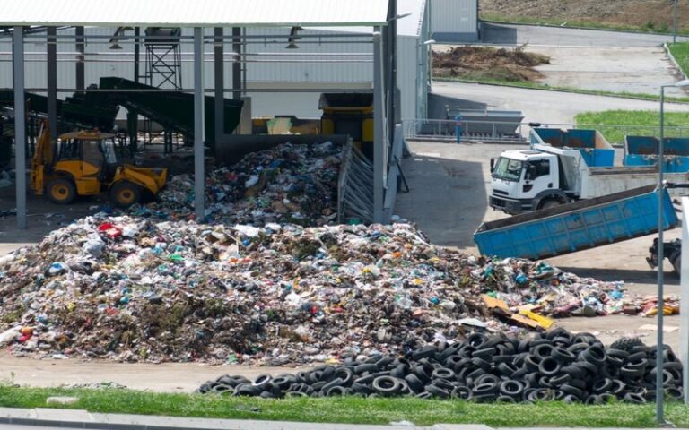 Le ministre Sénégalais de l’Environnement promet d’œuvrer pour l’achèvement des travaux des centres intégrés de valorisation des déchets