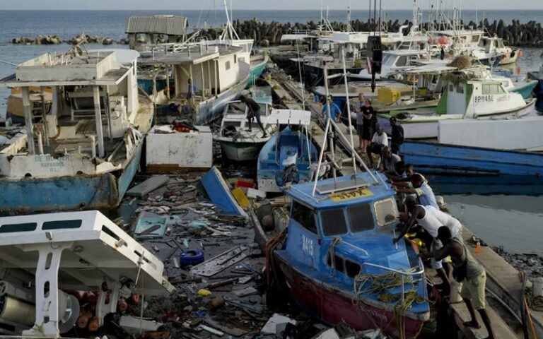 Le passage de l&rsquo;ouragan Béryl fait des dégâts à La Barbade, dans les Caraïbes