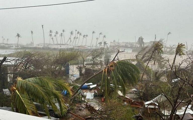 L&rsquo;ouragan Béryl dicte sa loi à la Jamaïque et se dirige vers le Mexique