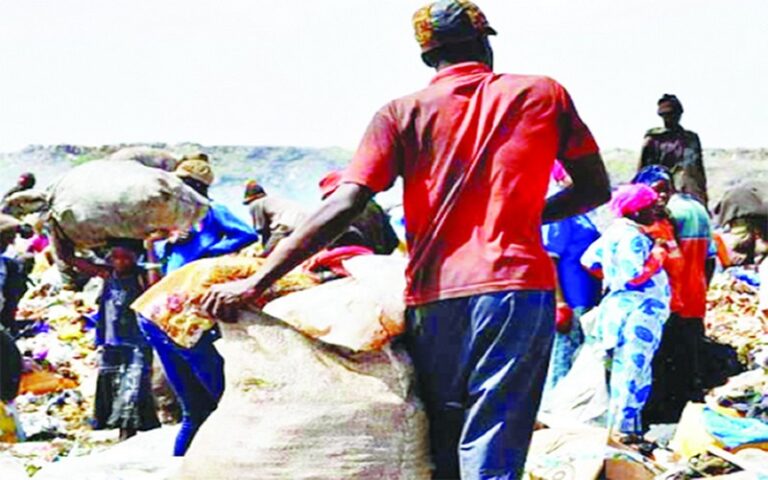 Le nombre d’individus pauvres a augmenté de près de 500 000 personnes en 4 ans au Sénégal, selon l’ANSD