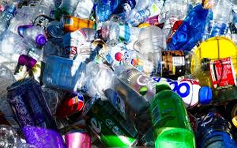 À Busan, en Corée du Sud, les négociations sur le traité contre la pollution plastique accusent un retard inquiétant
