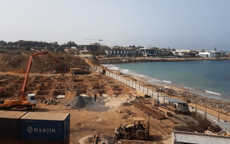 Le Sénégal prolonge la suspension des opérations foncières dans plusieurs zones stratégiques de la corniche