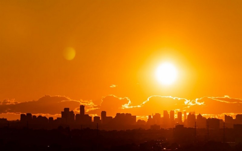 Le changement climatique a provoqué 41 jours supplémentaires de chaleur extrême et des catastrophes naturelles coûtant plus de 200 milliards de dollars en 2024, selon un rapport