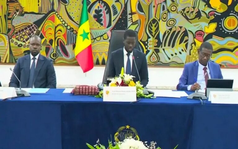 Le président Faye exige la finalisation de l’évaluation des programmes d’emploi des jeunes pour un avenir professionnel sécurisé au Sénégal