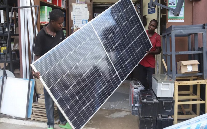 Nigeria : Le solaire, une alternative face à la crise énergétique et à la hausse des prix du carburant