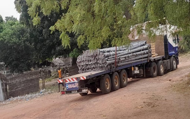 Sénégal – La commune de Sansamba reçoit 200 lampadaires solaires pour une première dans l’éclairage public et appelle à l’électrification rurale