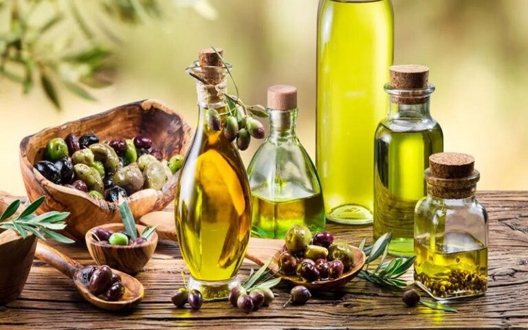 La sécheresse historique au Maroc entraîne une flambée des prix de l’huile d’olive en janvier 2025, mais une baisse mondiale des prix se profile