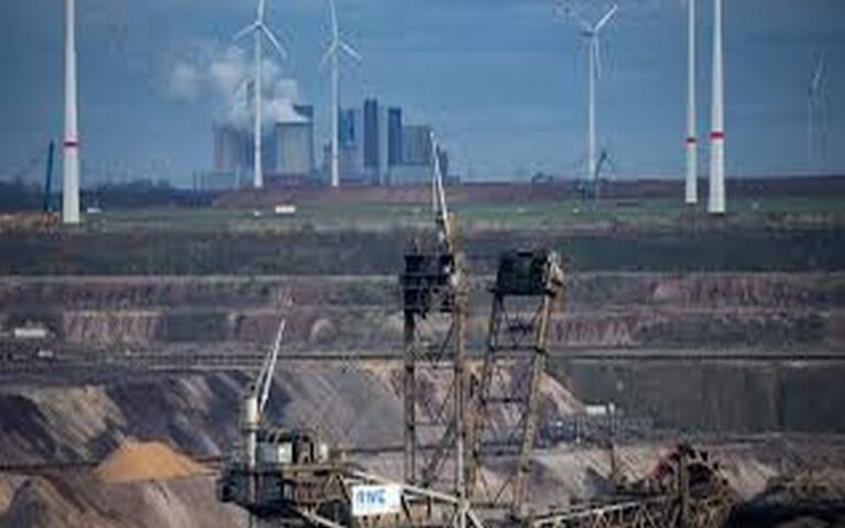 Les énergies renouvelables surpasseront le charbon en 2025 : L&rsquo;essor de l&rsquo;électricité verte selon l&rsquo;AIE