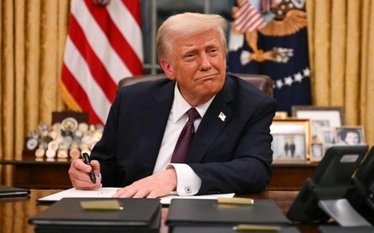 Lutte contre le réchauffement climatique : Donald Trump fait marche arrière sur les politiques environnementales