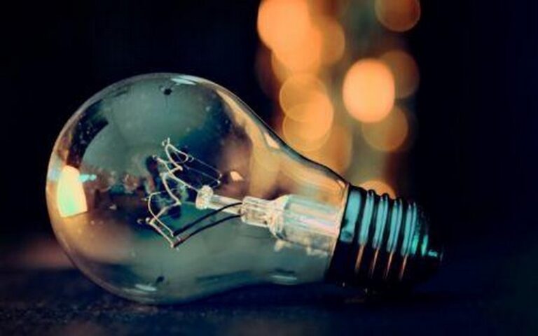 L’augmentation de la consommation d’électricité en Afrique : +5,2% par an d&rsquo;ici à 2027, selon l’AIE – croissance du solaire et déclin de l’hydroélectricité