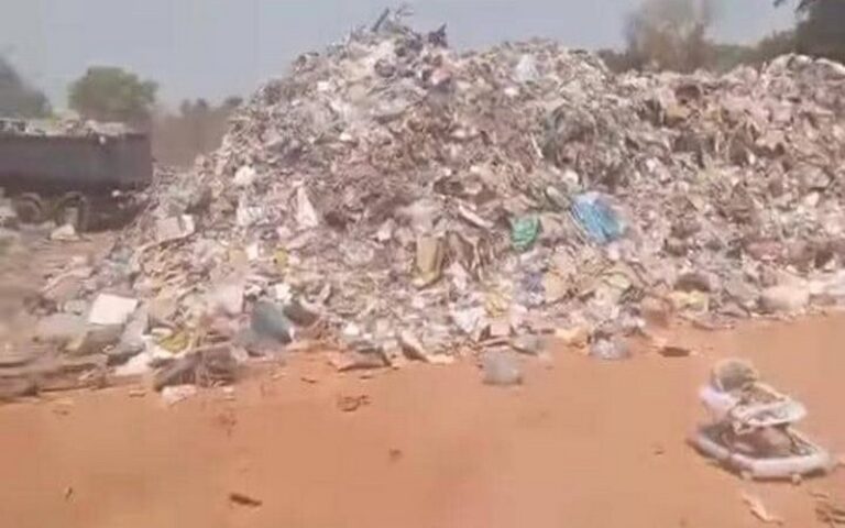 Des organisations de défense des droits humains réclament la fermeture de la décharge publique de Tobor (Sénégal) pour protéger l’environnement et la santé des habitants