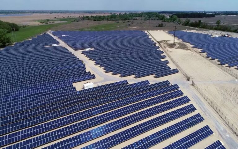 La Zambie prévoit 500 MW d’électricité solaire grâce aux producteurs indépendants d’ici à la fin 2025 pour renforcer son réseau électrique